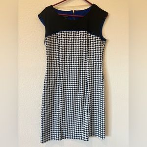 Black and White Spense houndstooth work dress knee length sleeveless size 10